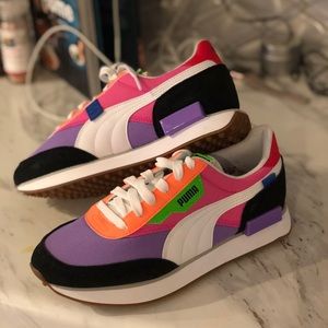 WOMEN'S PUMA FUTURE RIDER PLAY ON CASUAL SHOES